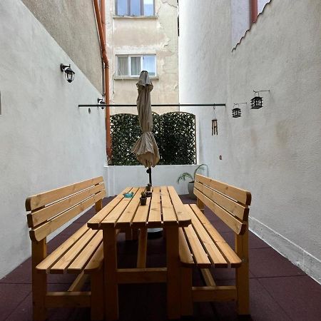 Central Apartment W/ Fire Place - Ground Floor Bucharest Exterior photo